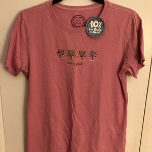Women’s Life is good tshirt - size M